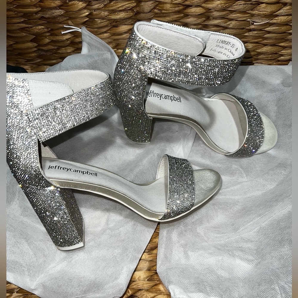 Women’s white satin bling shoe size 8